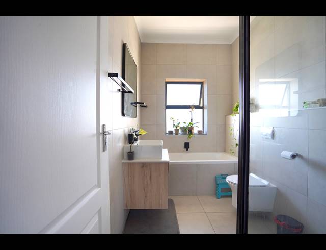 3 BEDROOM APARTMENT TO LET IN SANDOWN
